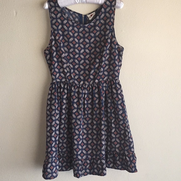 🔥 Patterned Dress 🔥 - Picture 2 of 6